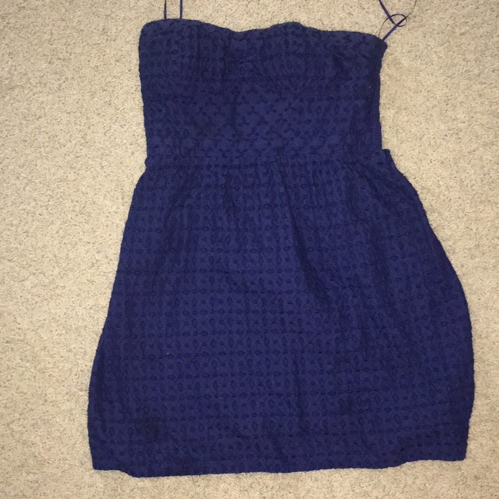 STRAPLESS DRESS